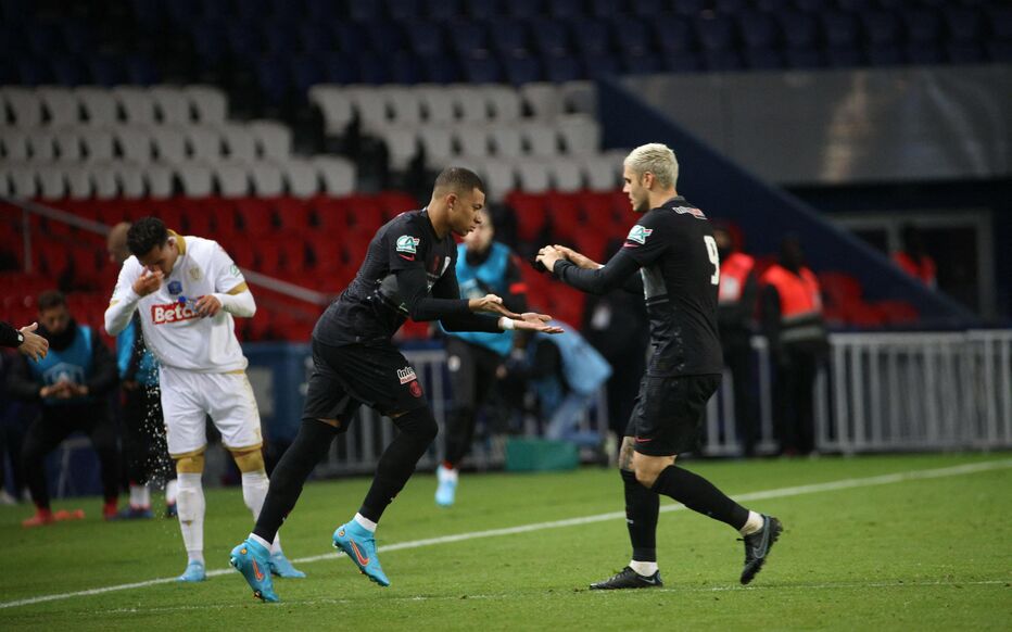 découvrez les enjeux et les implications de la réforme des transferts de football. analyse des nouvelles réglementations, impact sur le marché des joueurs et perspectives pour les clubs et les athlètes.