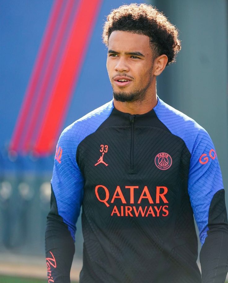 découvrez les transferts de football les plus mémorables de l'année 2023, marqués par des joueurs emblématiques ayant changé de club, des contrats historiques et des mouvements surprenants qui ont fait vibrer les fans du monde entier.