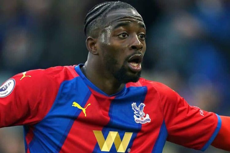 découvrez mateta, le talentueux attaquant, et son parcours vers manchester. suivez son évolution, ses performances et son impact sur l'équipe dans la ville anglaise du football.